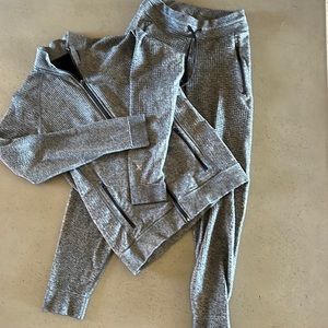 LuLu jogger and jacket. Great set. Grey